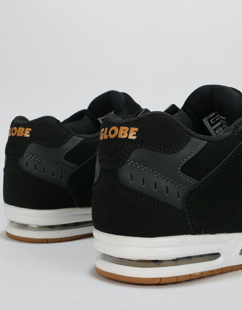 Globe Sabre Skate Shoes - Black/Gold
