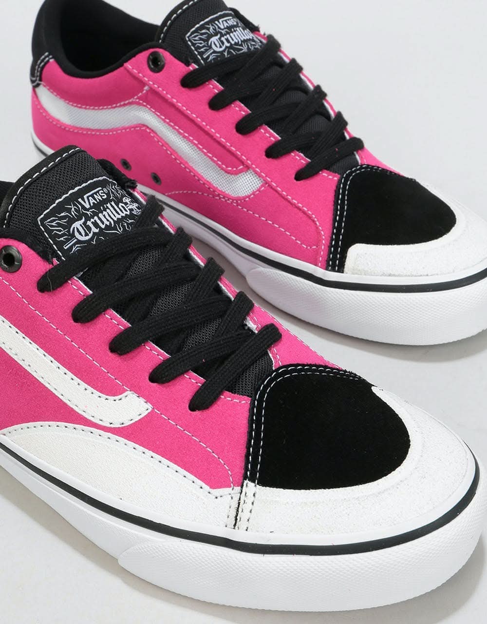 Vans TNT AP Skate Shoes - Black/Magenta/White