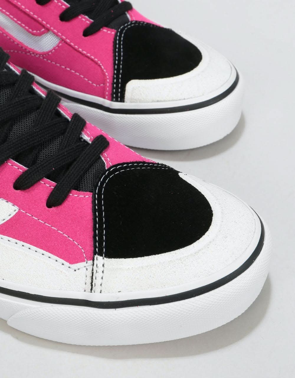 Vans TNT AP Skate Shoes - Black/Magenta/White