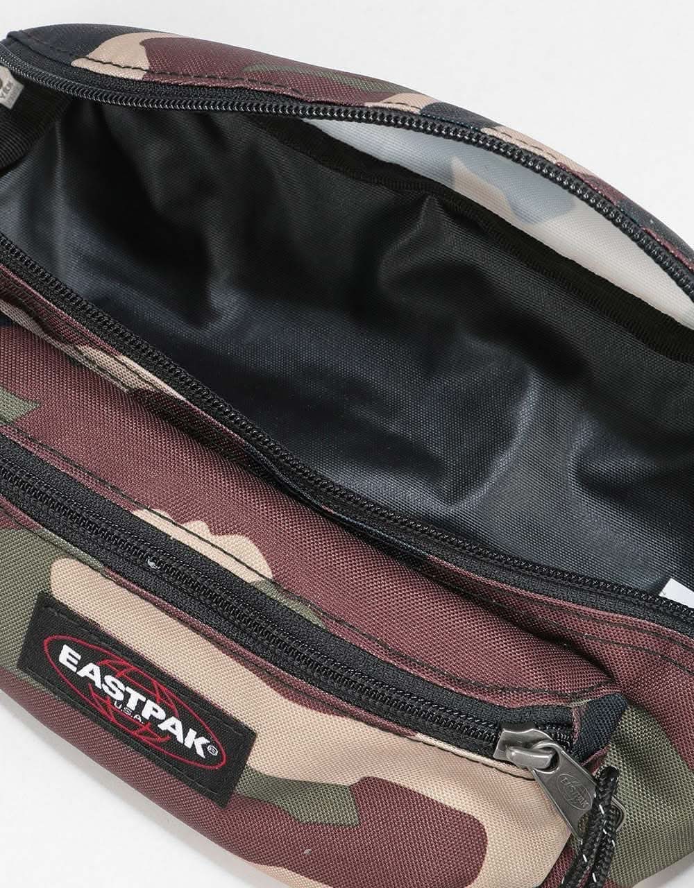 Eastpak Doggy Cross Body Bag - Camo