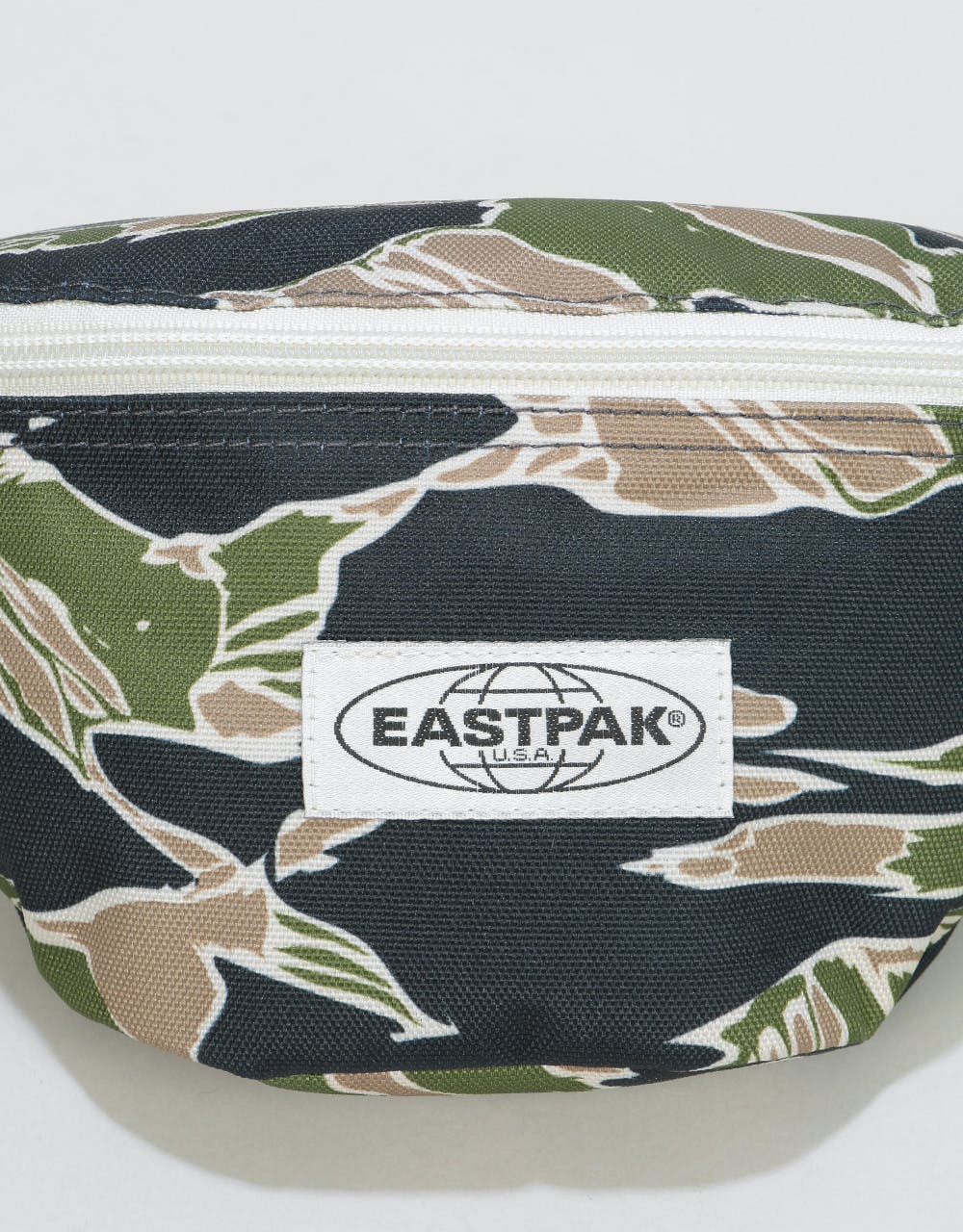 Eastpak Springer Cross Body Bag - Camo'Ed Forest