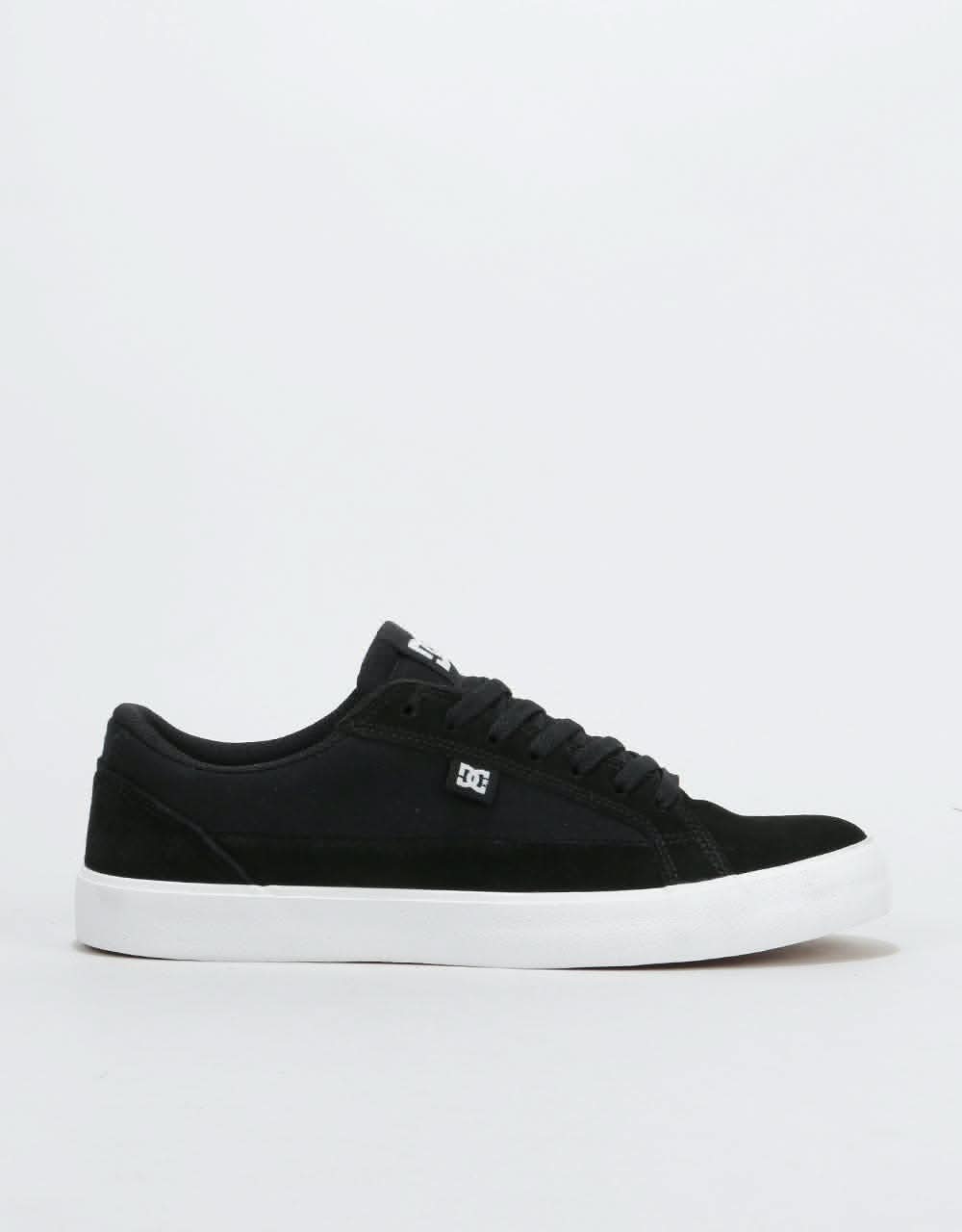 lynnfield s skate shoes