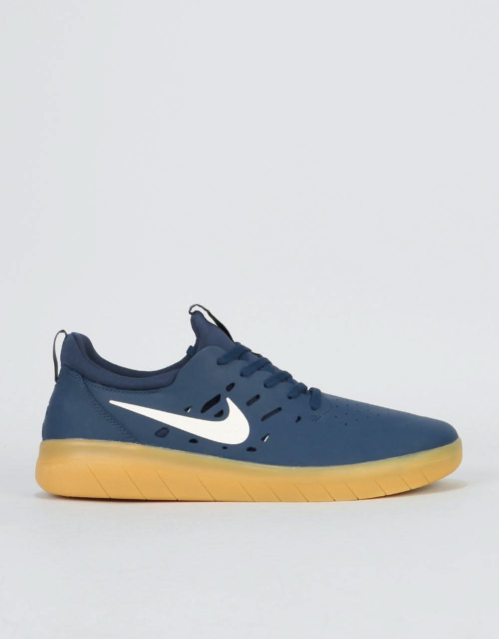 Nike sb nyjah blue  and  gum skate shoes Clearance