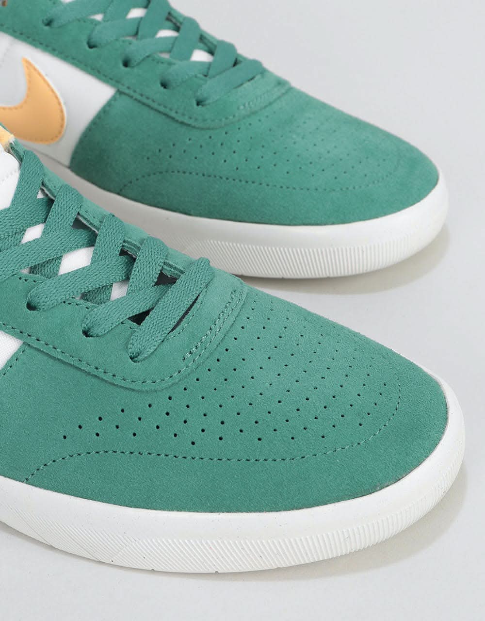 Nike SB Team Classic Skate Shoes - Bicoastal/Celestial Gold-White