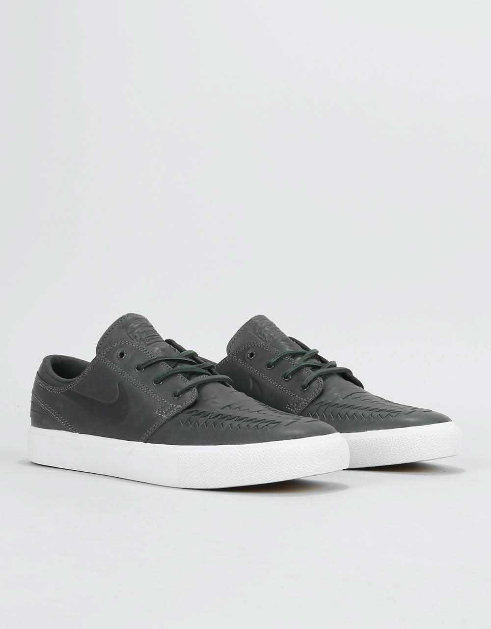 Sb janoski rm crafted black  and  white skate shoes Outlet