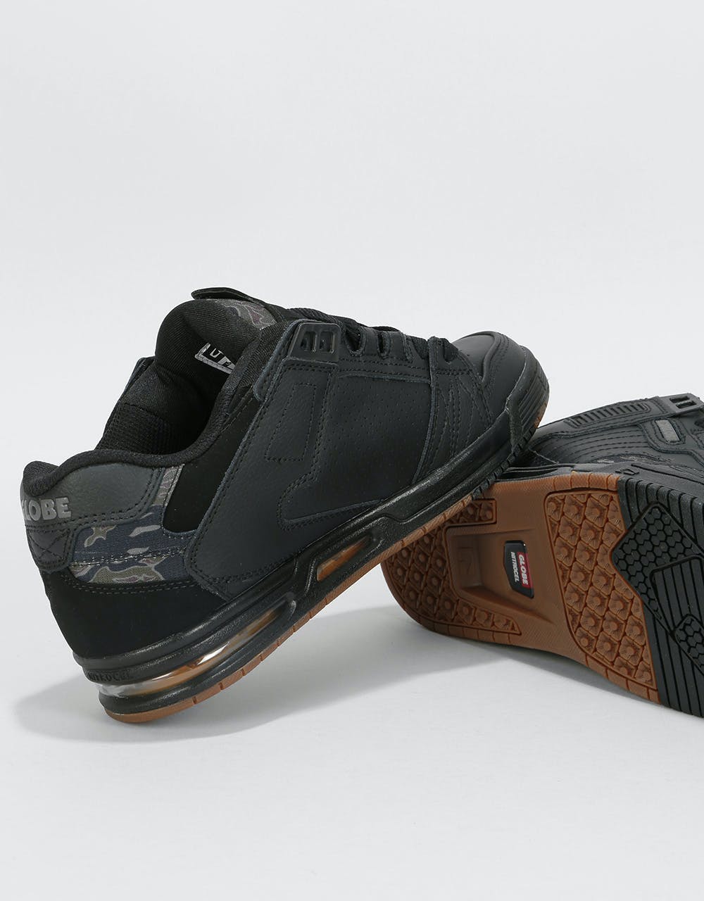 Globe Sabre Skate Shoes - Black/Tiger Camo