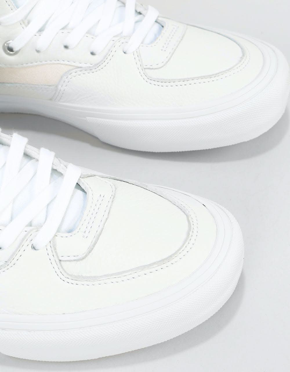Vans Half Cab Pro Skate Shoes - (Leather) White