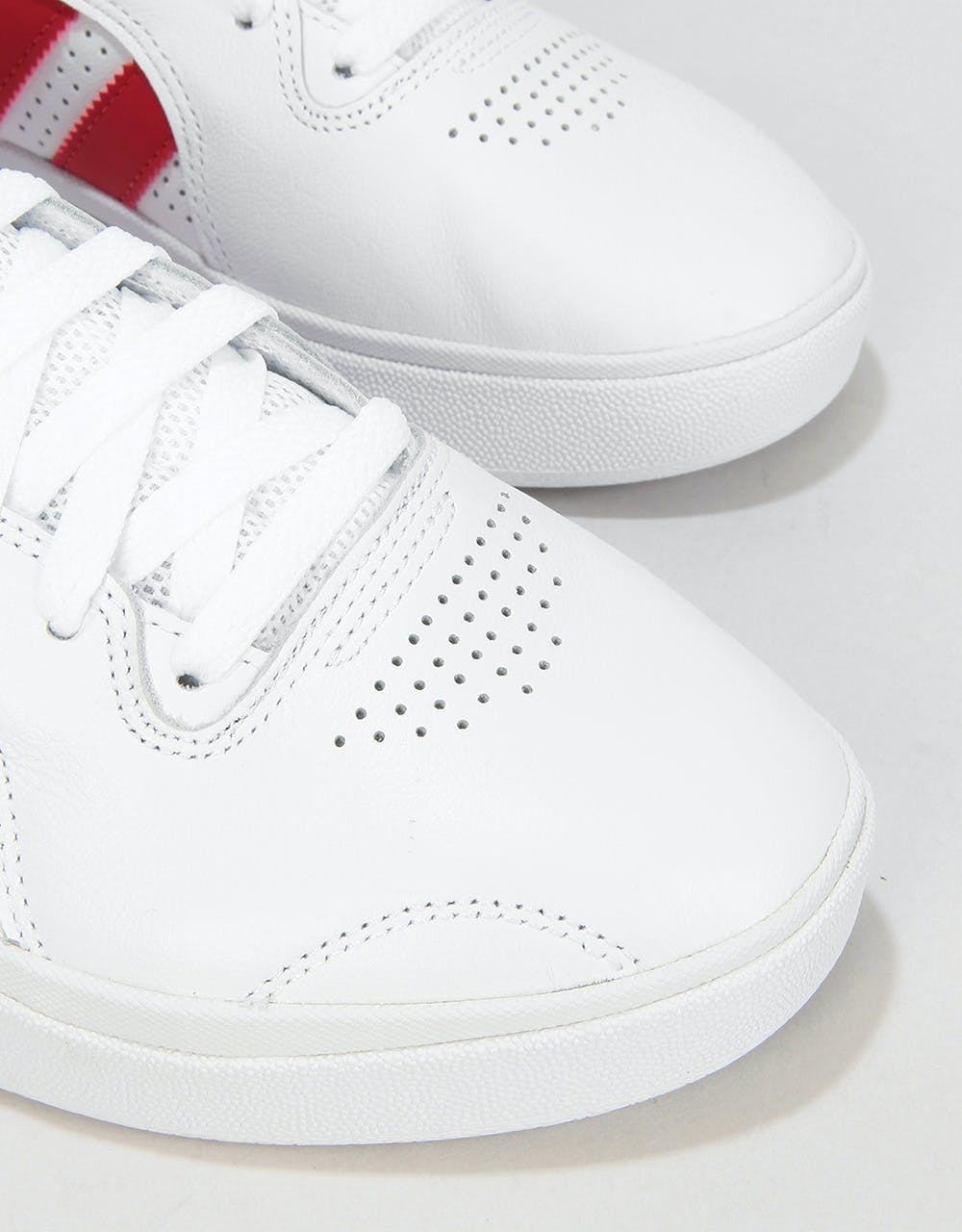 Adidas Tyshawn Skate Shoes - White/Scarlet/White