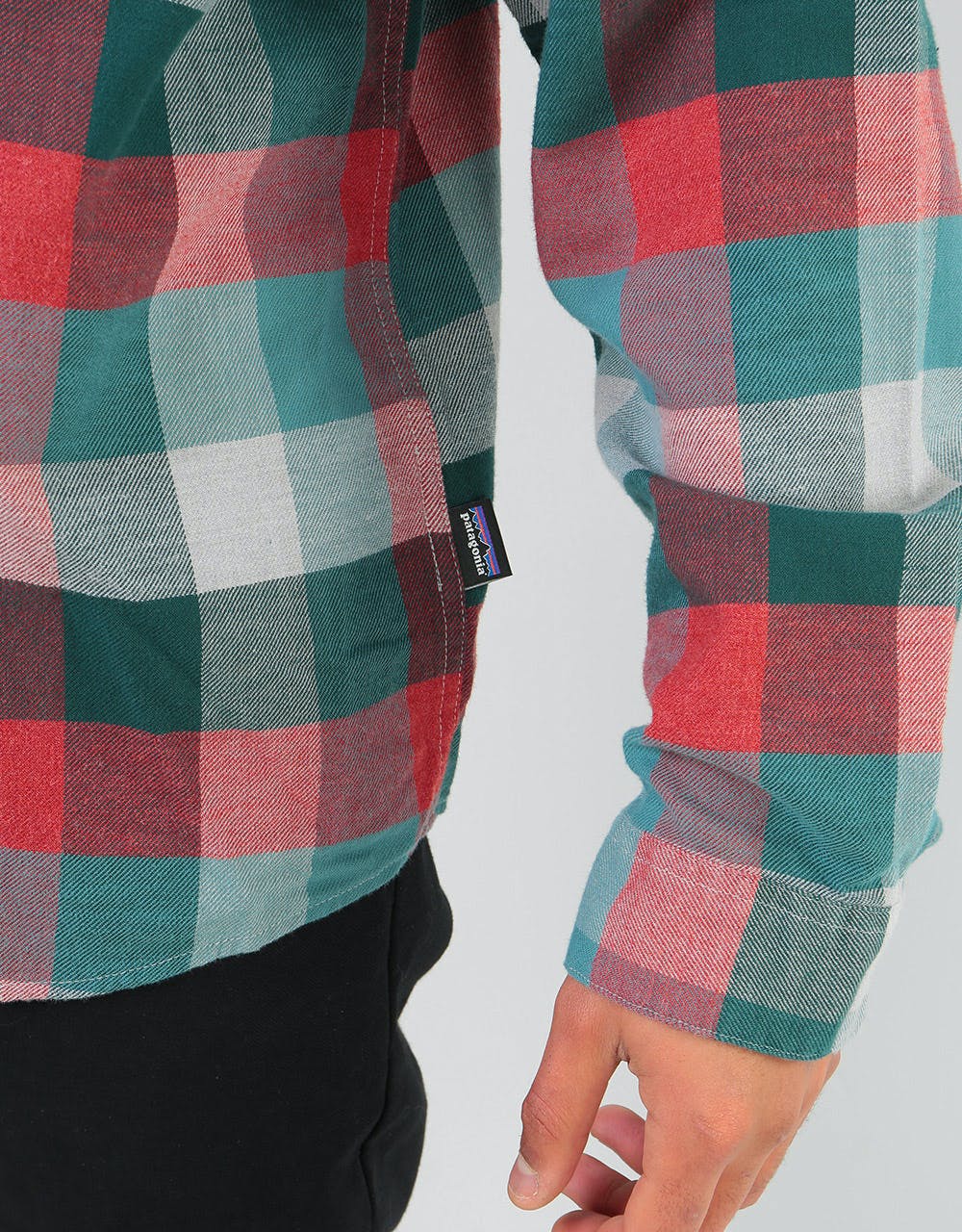 Patagonia Lightweight Fjord Flannel L/S Shirt - Unbroken: Piki Green