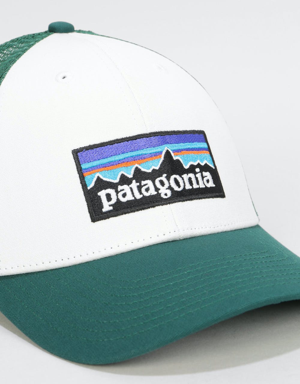 Patagonia P-6 Logo LoPro Trucker Cap - White/Piki Green
