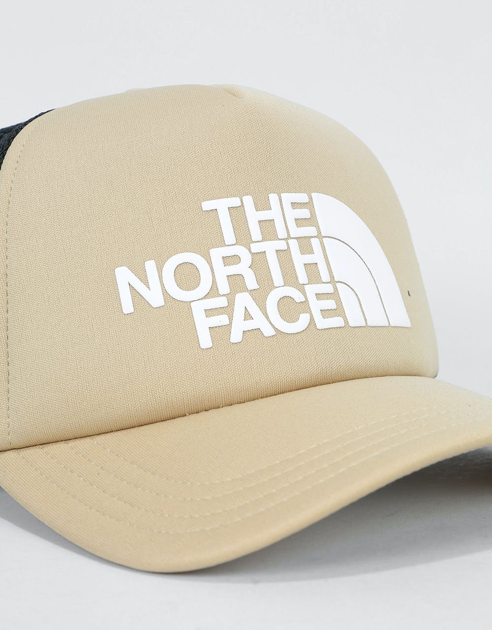 The North Face Logo Trucker Cap - Twill Beige/TNF White