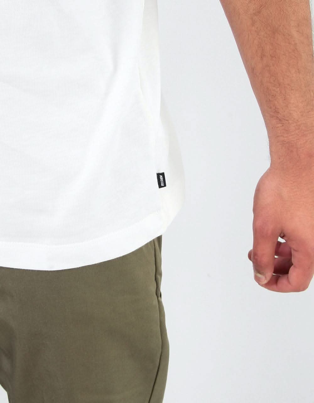 Nike SB Nordic Rib T-Shirt - Sail/Obsidian/Bright Crimson