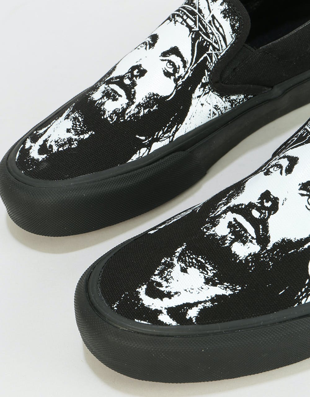 Straye Ventura Slip-On Canvas Skate Shoes - Jesus/Black