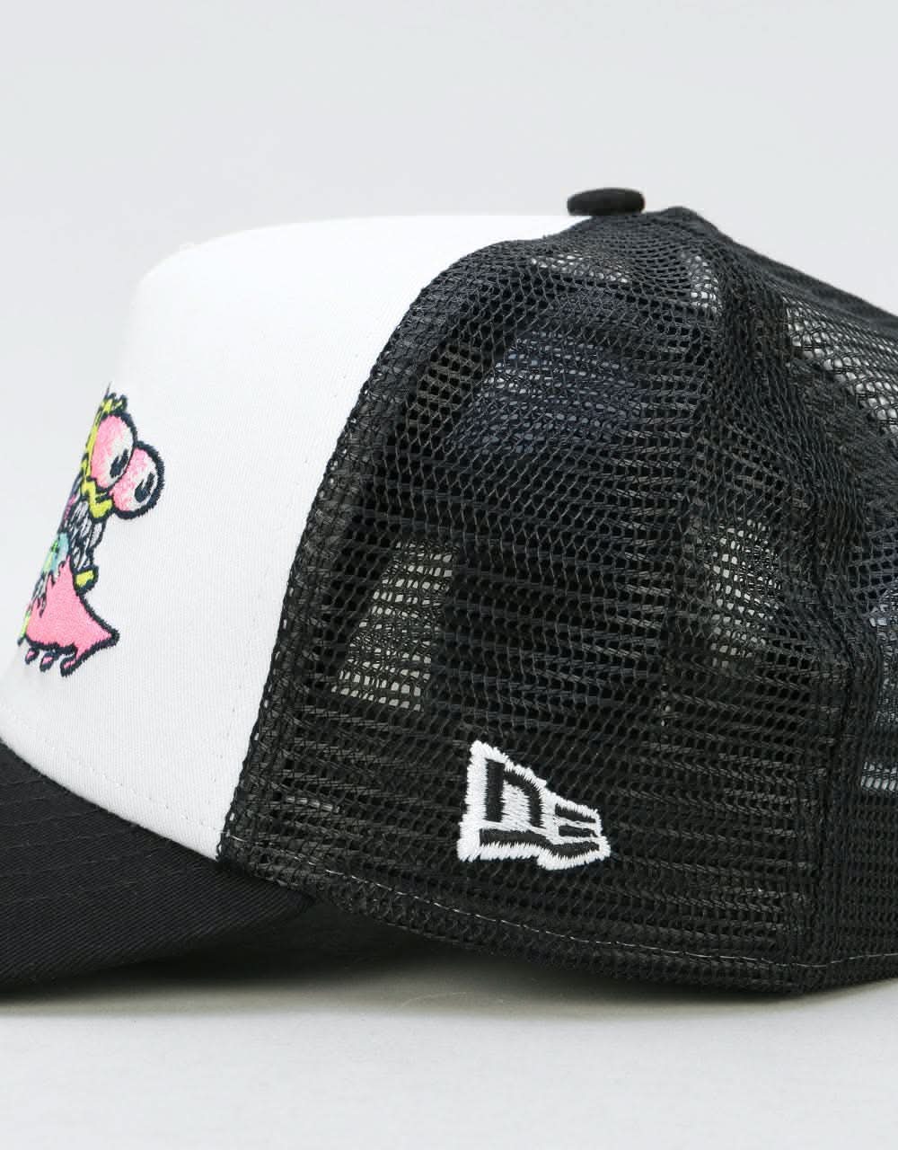 New Era x Santa Cruz 9Forty Slasher Trucker Cap - White/Black