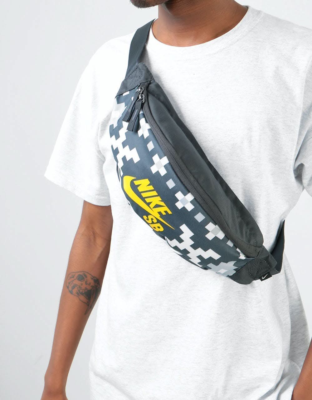 Nike SB Woven Heritage Cross Body Bag - Anthracite/Sail/Dark Sulfur