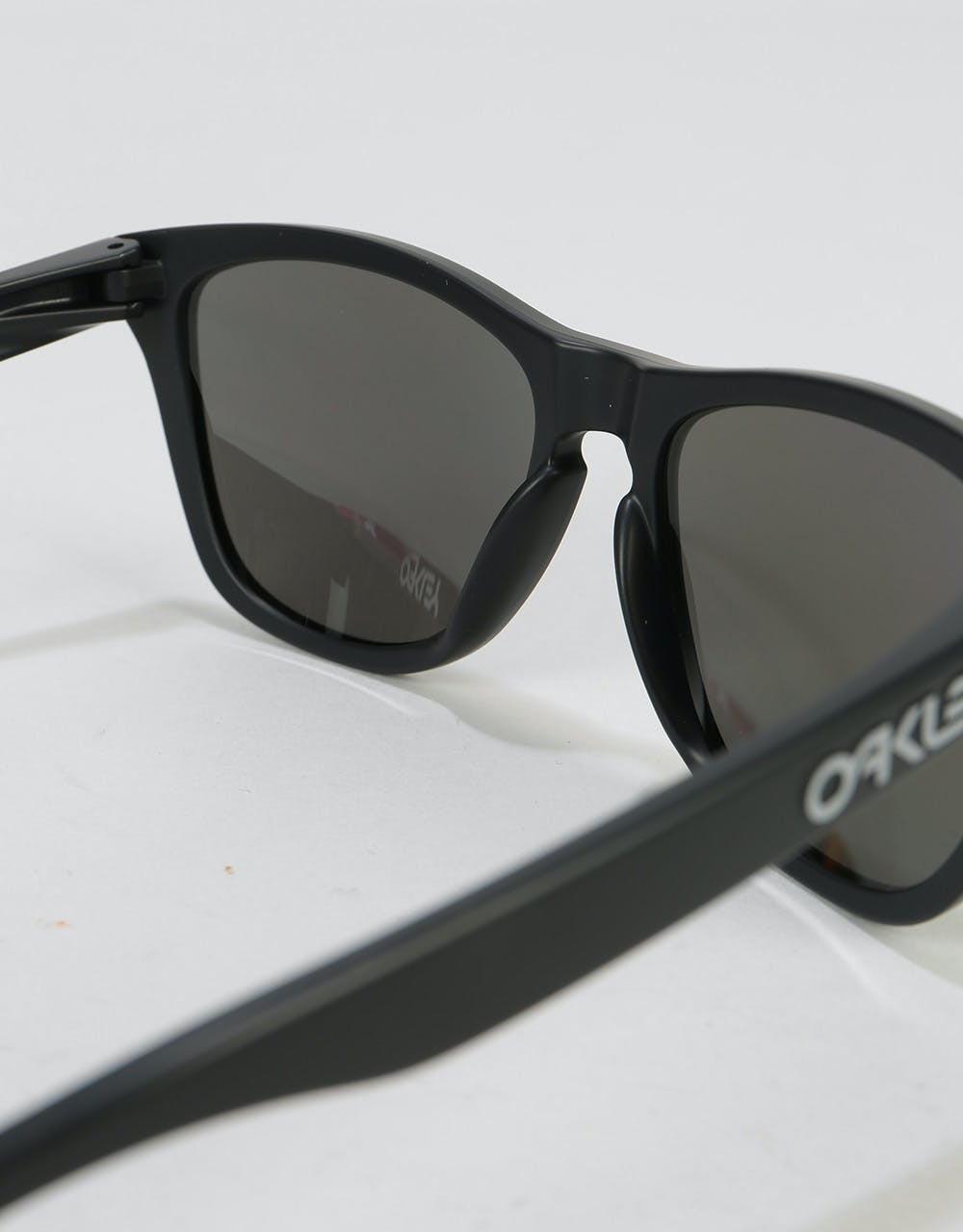 Oakley Frogskins Sunglasses - Matte Black (Prizm Black Polarized Lens