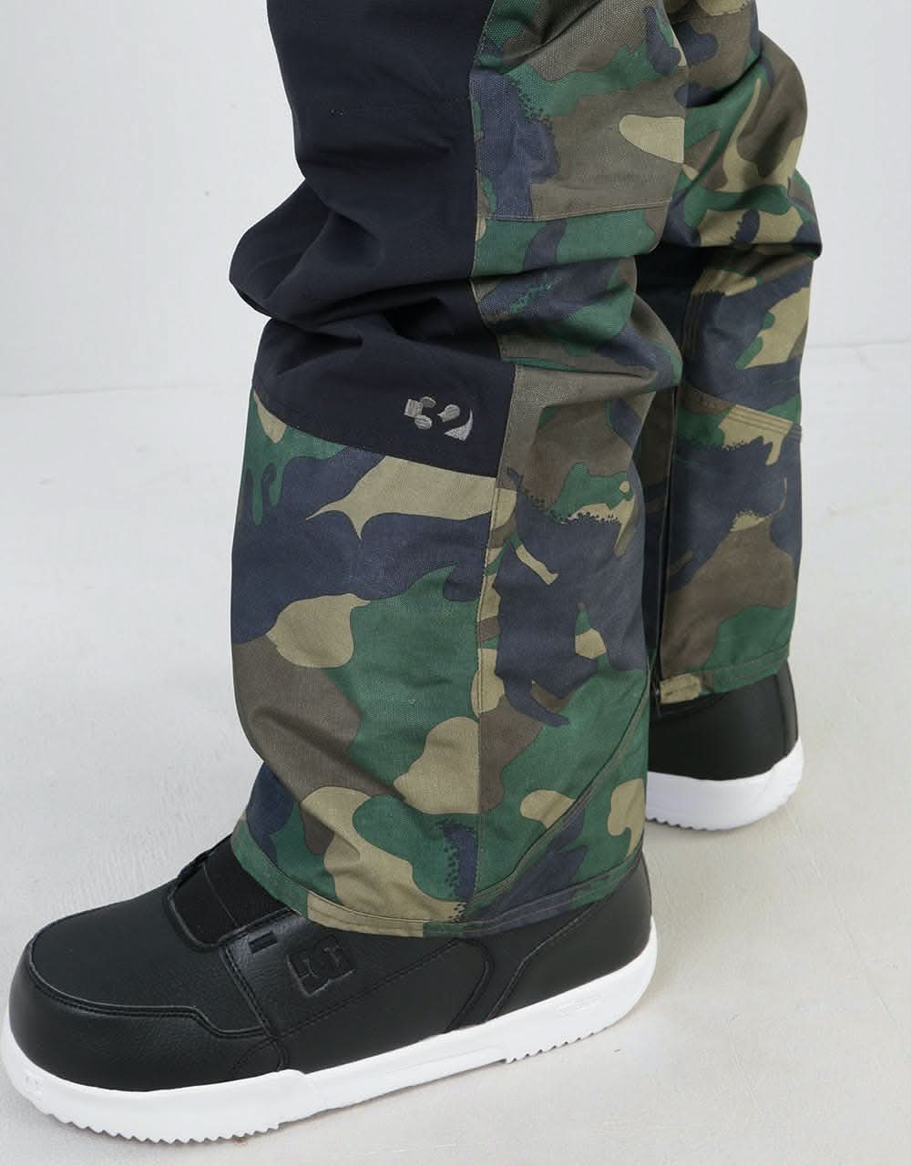 ThirtyTwo Basement Bib 2020 Snowboard Pants - Camo