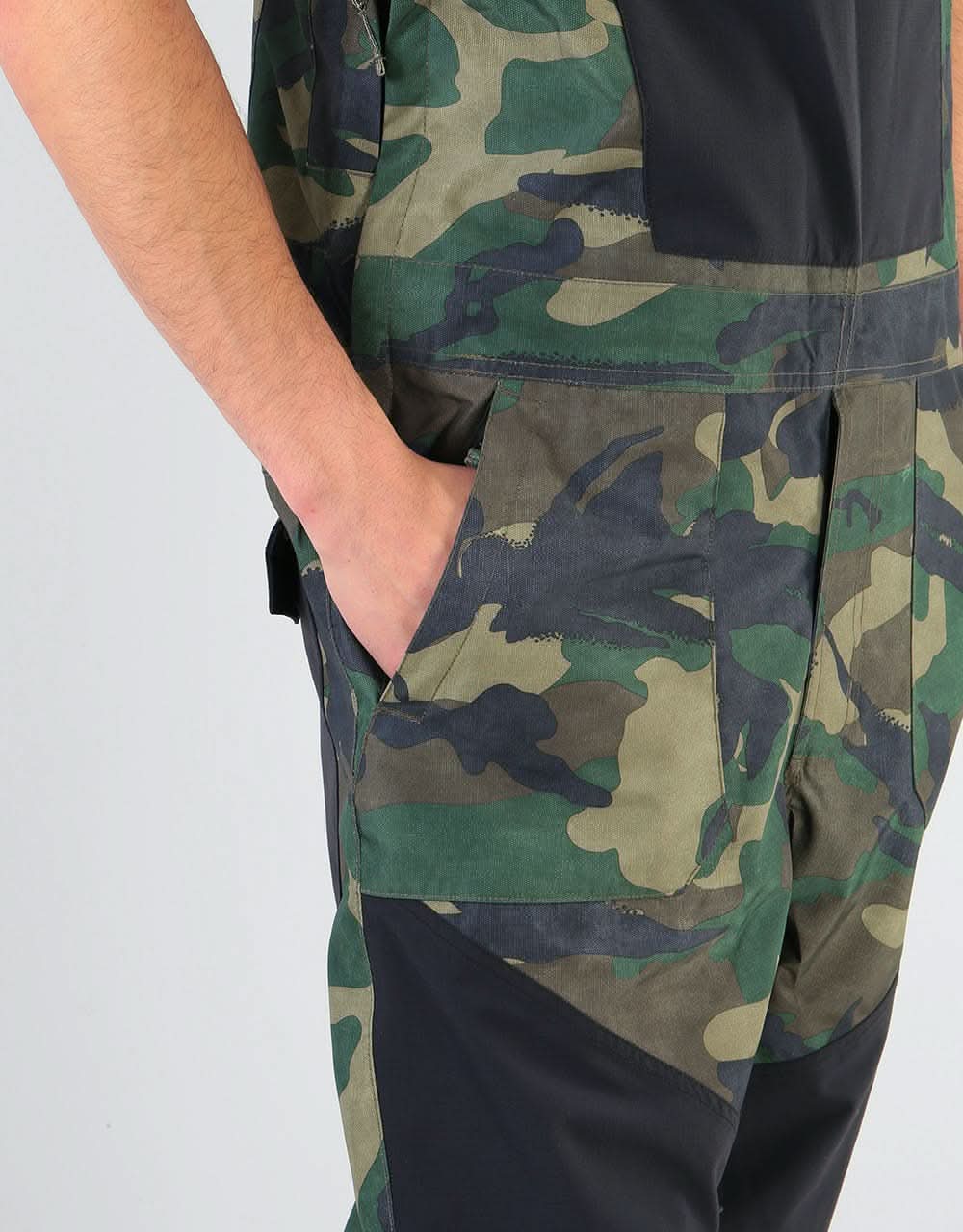 ThirtyTwo Basement Bib 2020 Snowboard Pants - Camo