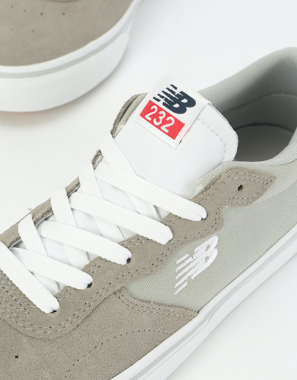 New Balance AM 232 Skate Shoes - Grey/White