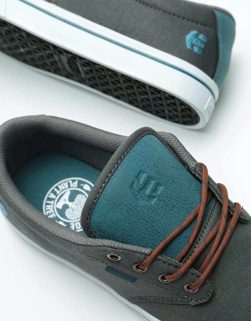 Etnies Jameson 2 Eco Skate Shoes - Grey/Blue/Gum