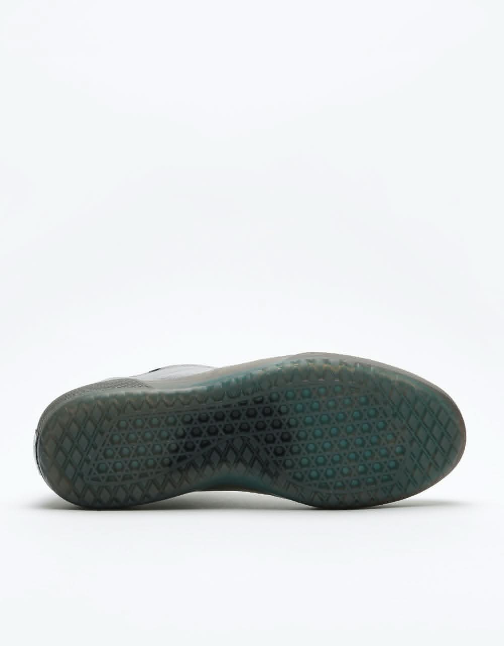 Vans AVE Pro Skate Shoes - (Reflective) Grey