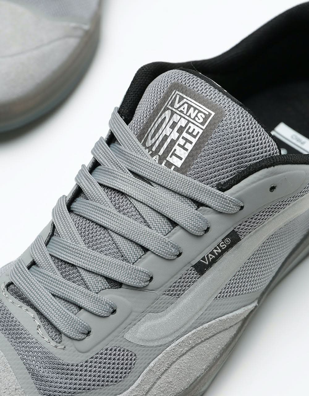 Vans AVE Pro Skate Shoes - (Reflective) Grey