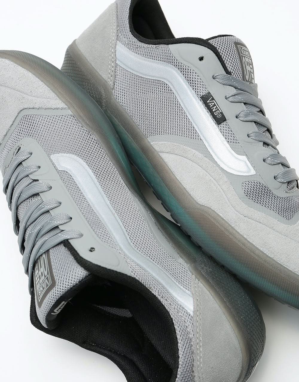 Vans AVE Pro Skate Shoes - (Reflective) Grey