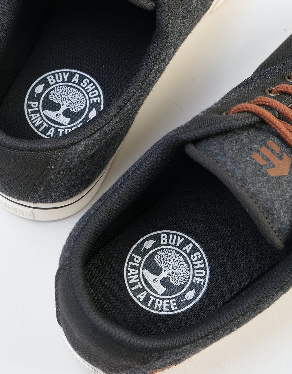 Etnies Jameson Eco 2 Skate Shoes - Dark Grey/White/Gum