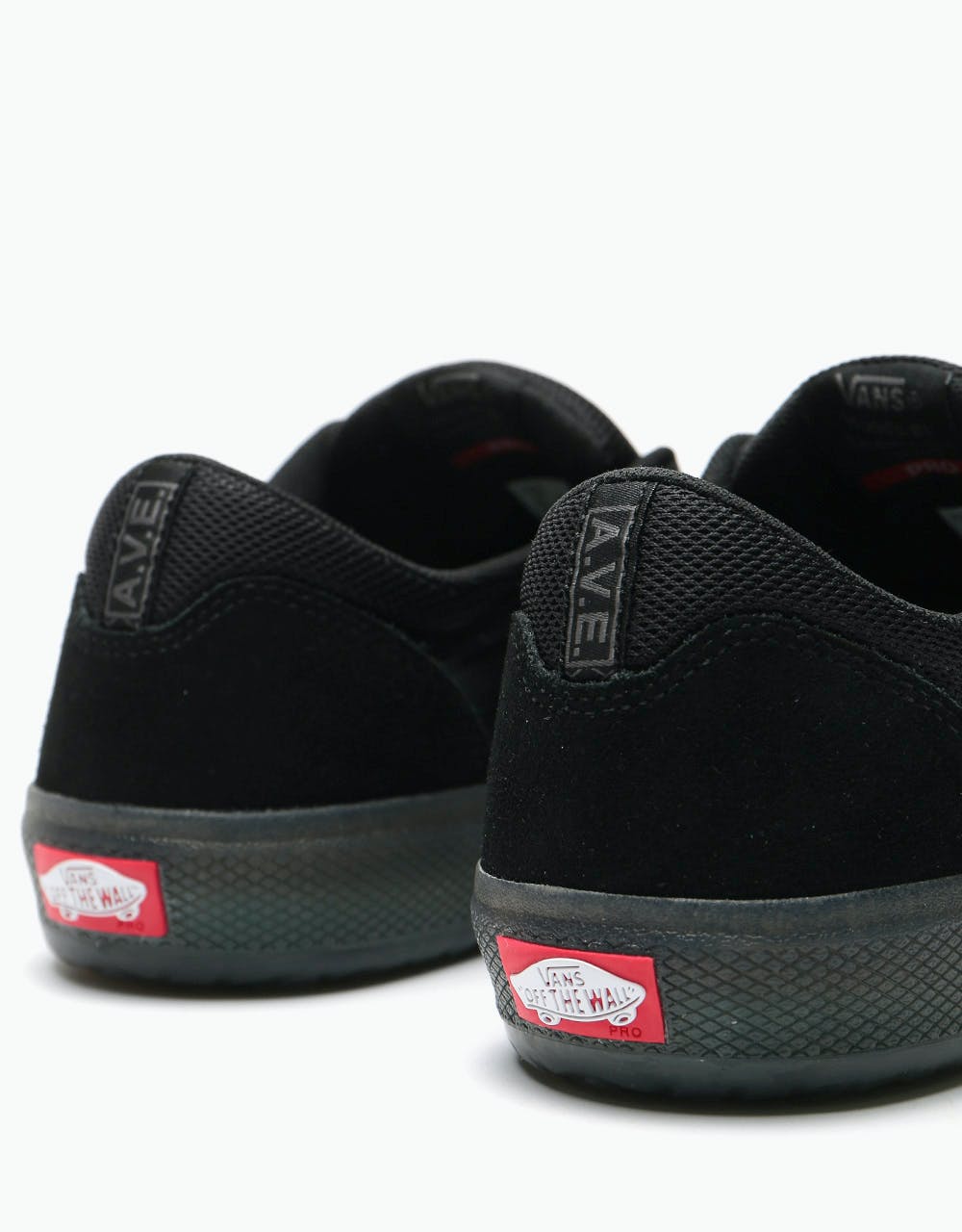 Vans AVE Pro Skate Shoes - Black/Smoke
