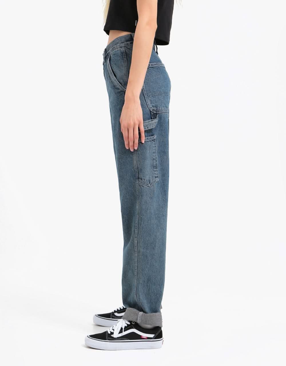 [gender:f]