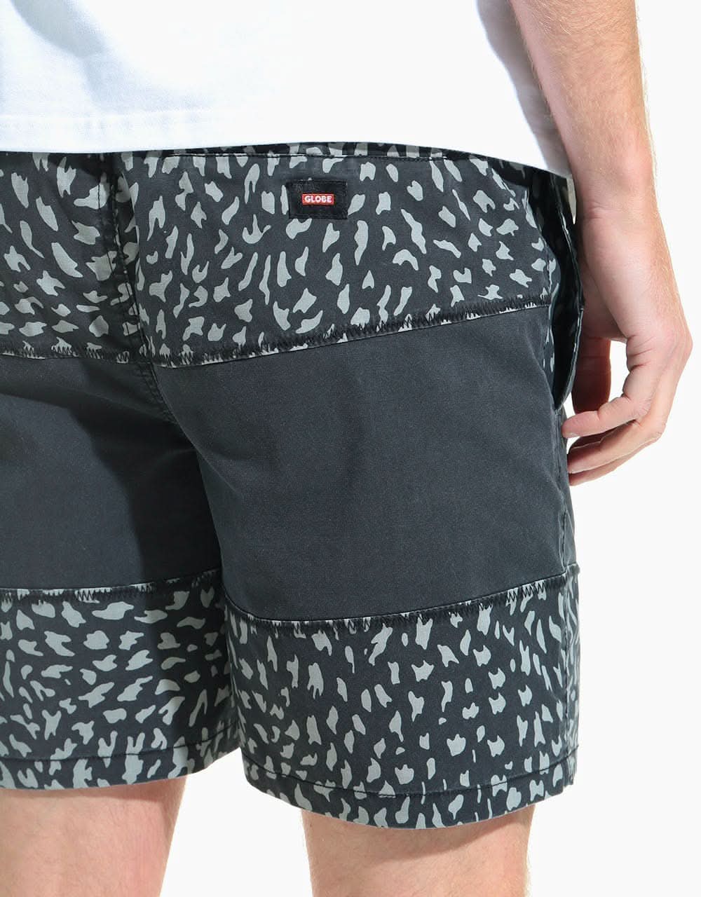 Globe Wild Life Poolshort - Black