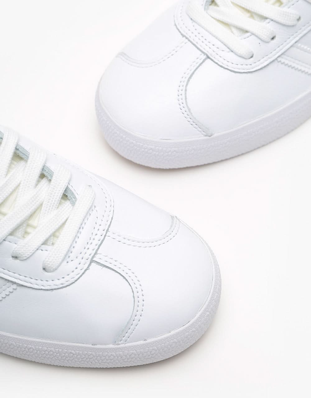 adidas Gazelle ADV Skate Shoes - White/White/Gold Metallic