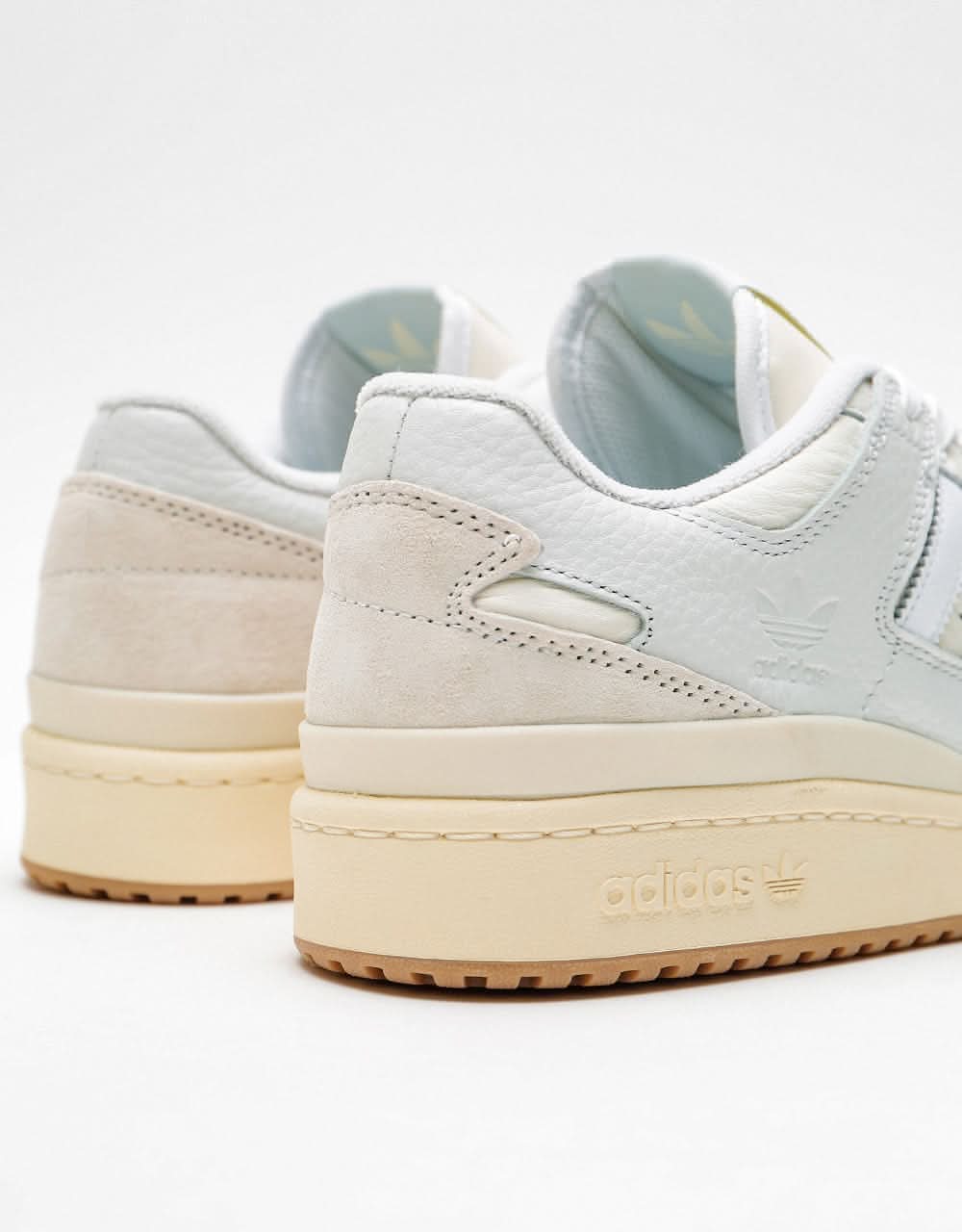 forum 84 adv chalk white