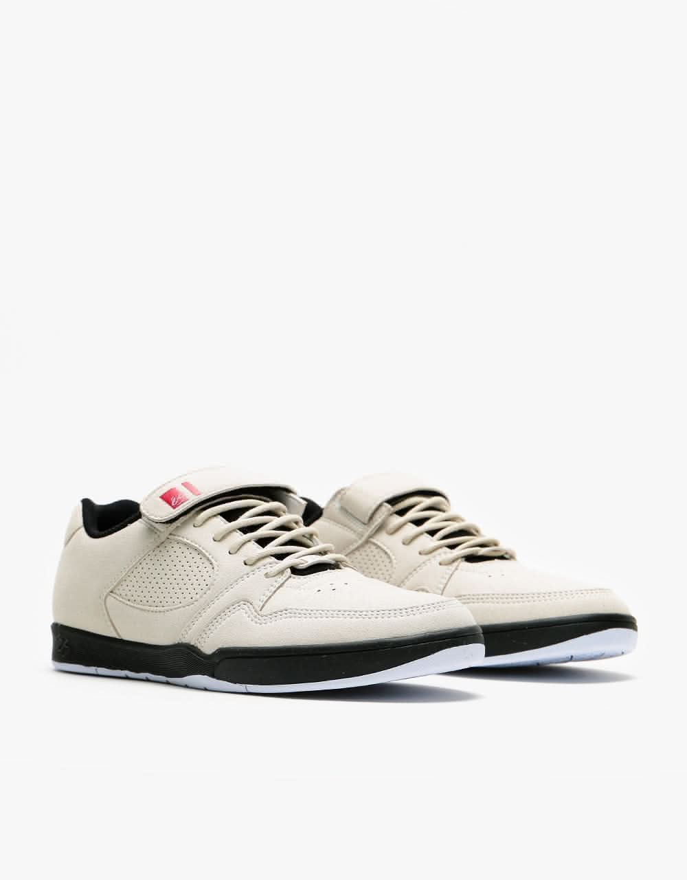 éS Accel Slim Plus Skate Shoes - White/Black