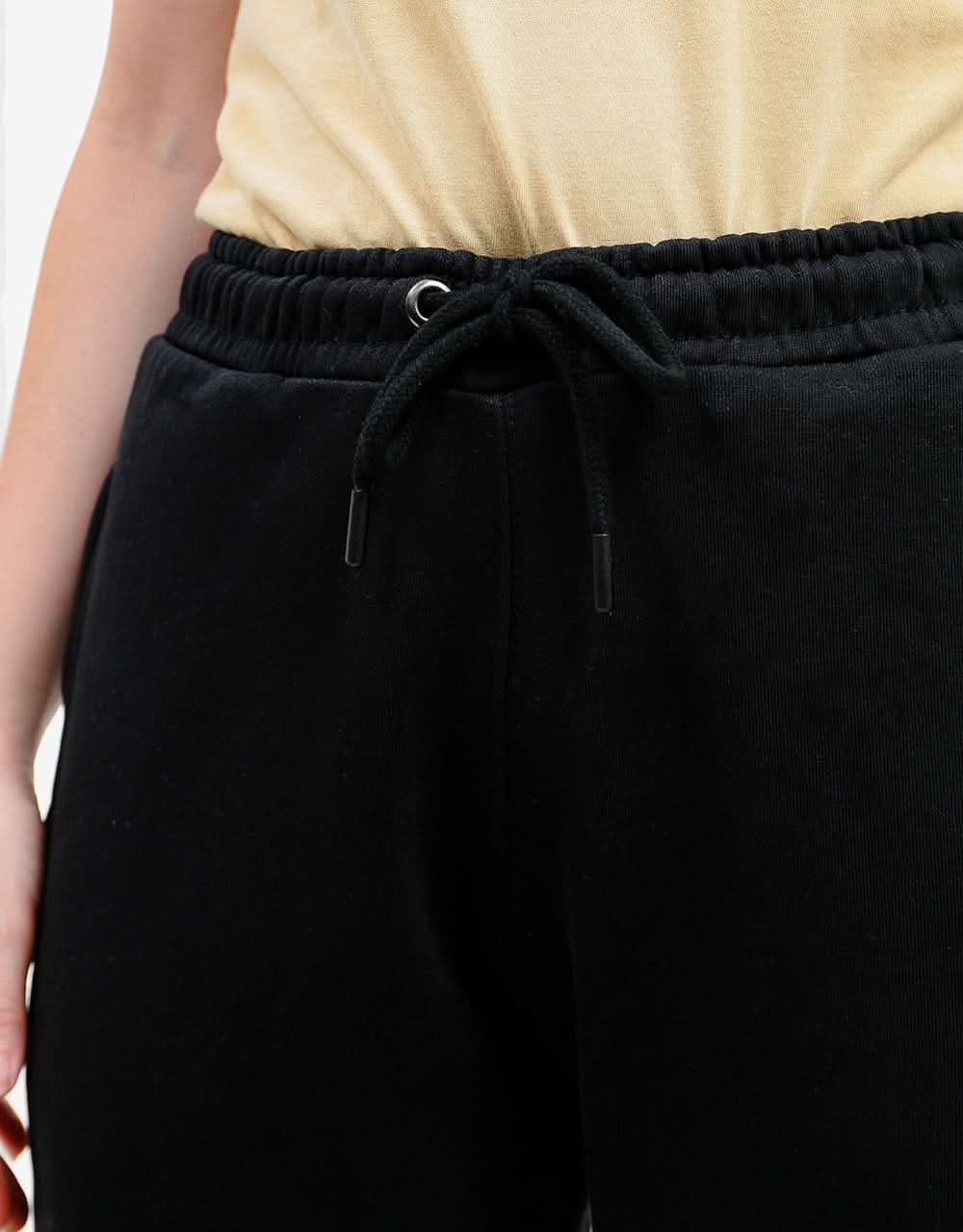 [gender:f]