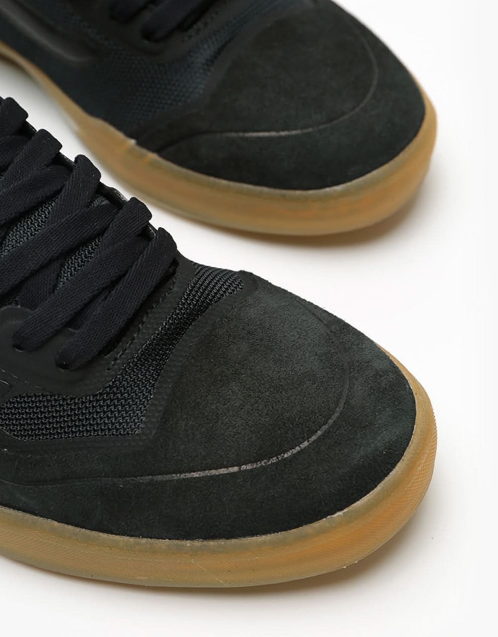 Vans AVE Pro Skate Shoes - Black/Gum