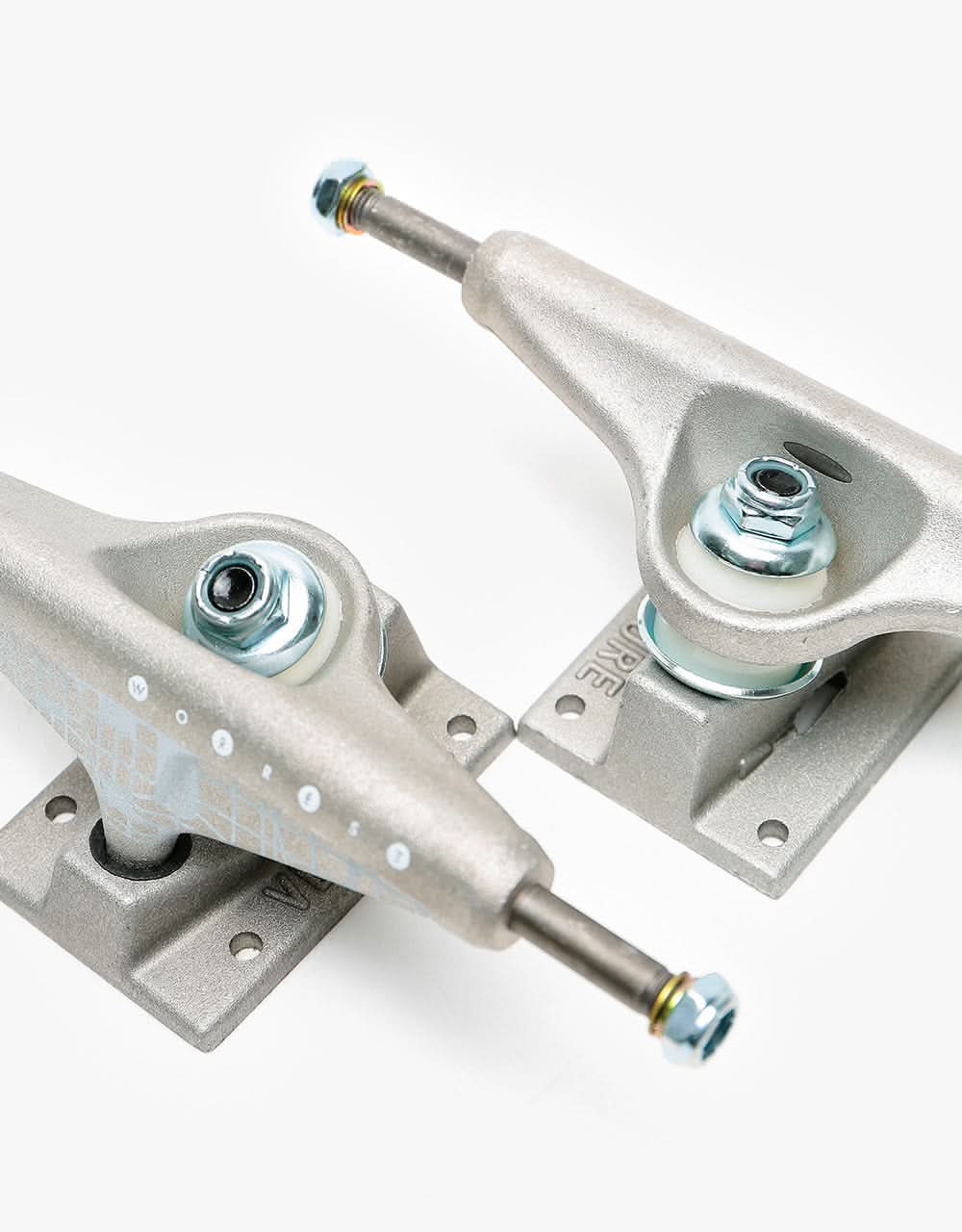 Venture Worrest Plaza Raw 5.2 Low Skateboard Trucks (Pair)