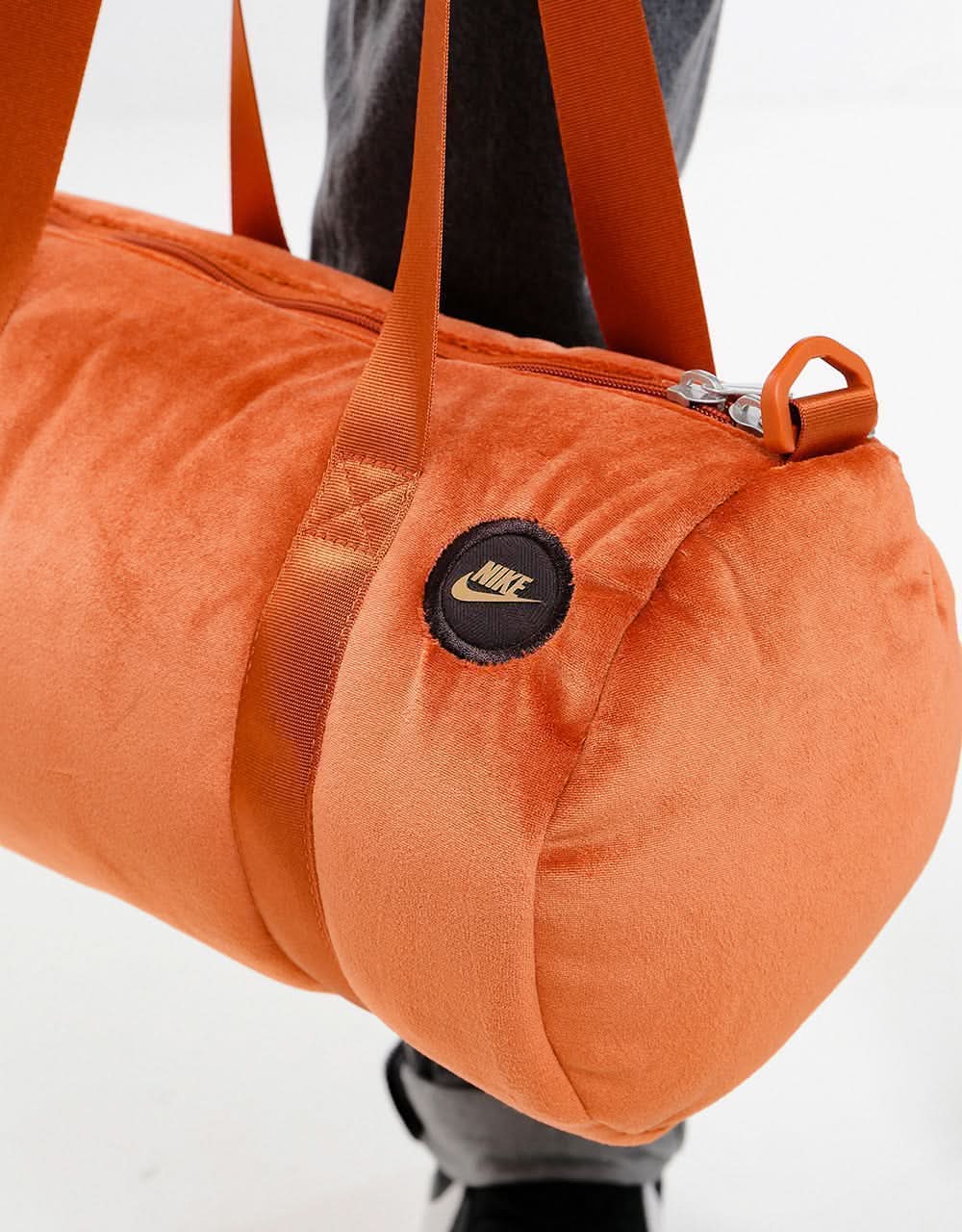 Nike SB Heritage Duffel Bag - Dark Russet/Dark Russet/Metallic Gold