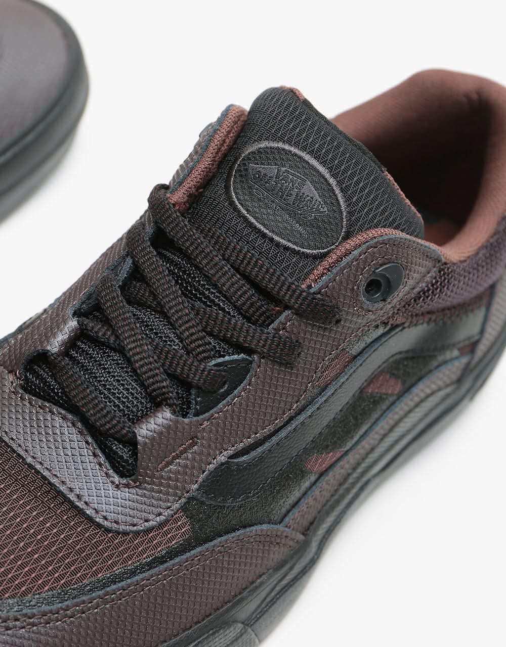 Vans Wayvee Skate Shoes - (Justin Henry) Coffebean