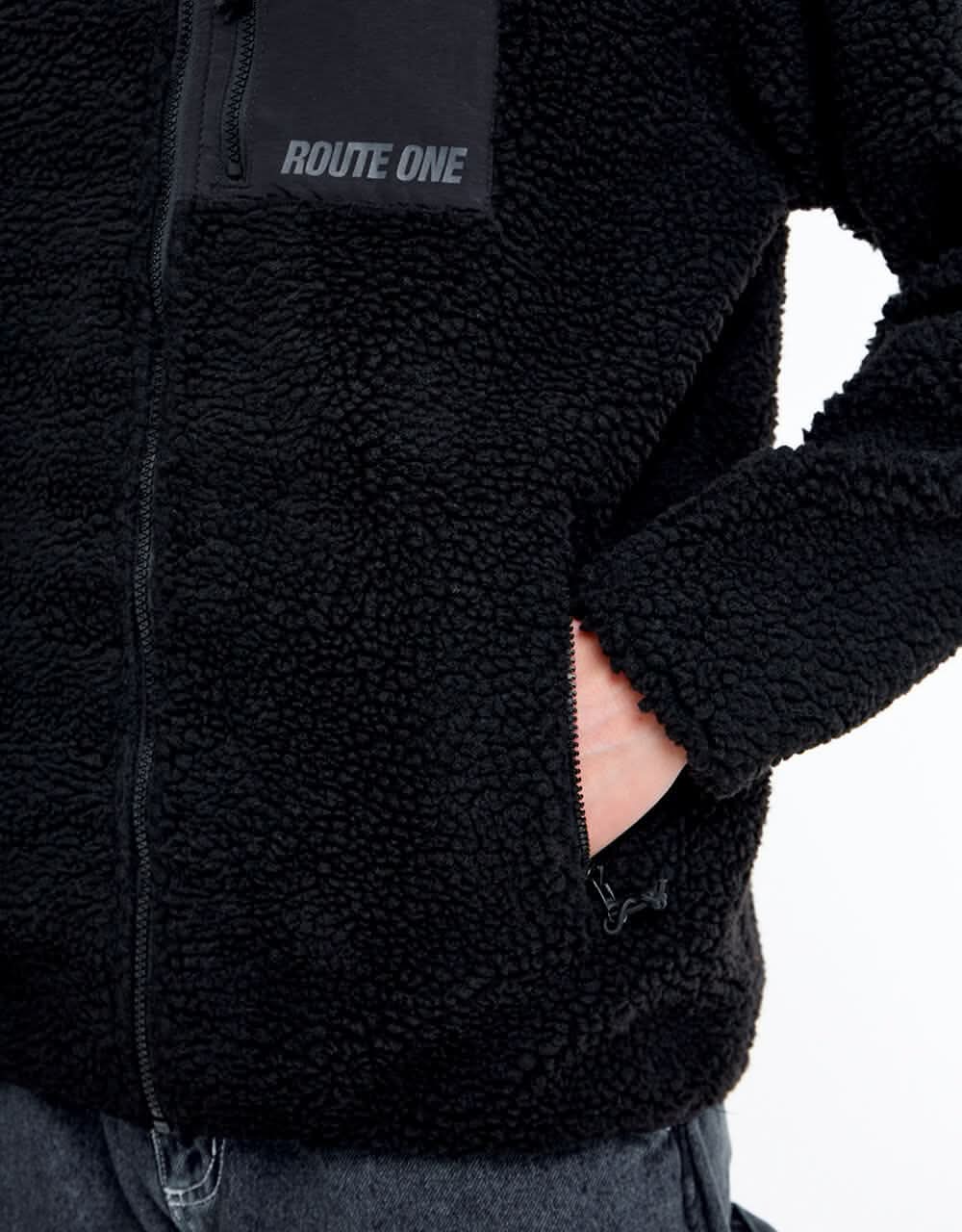 Route One Sharwa Fleece - Black