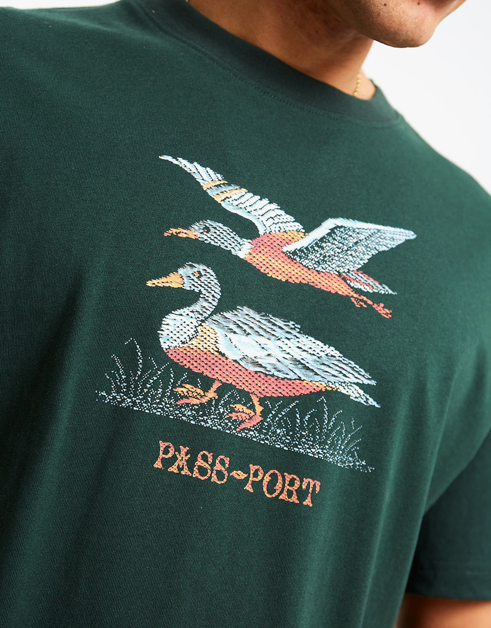 Pass Port Duck Thread T-Shirt - Dark Green