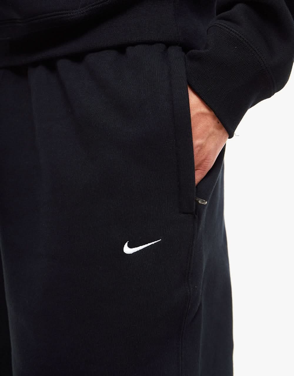 Nike Solo Swoosh Sweatpants - Black/White