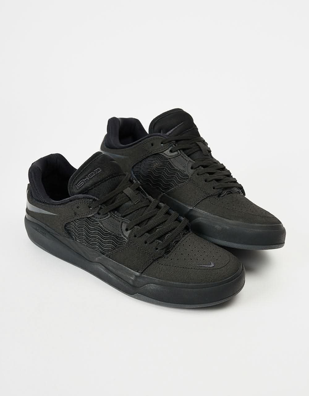 Nike skate shoes all black Clearance
