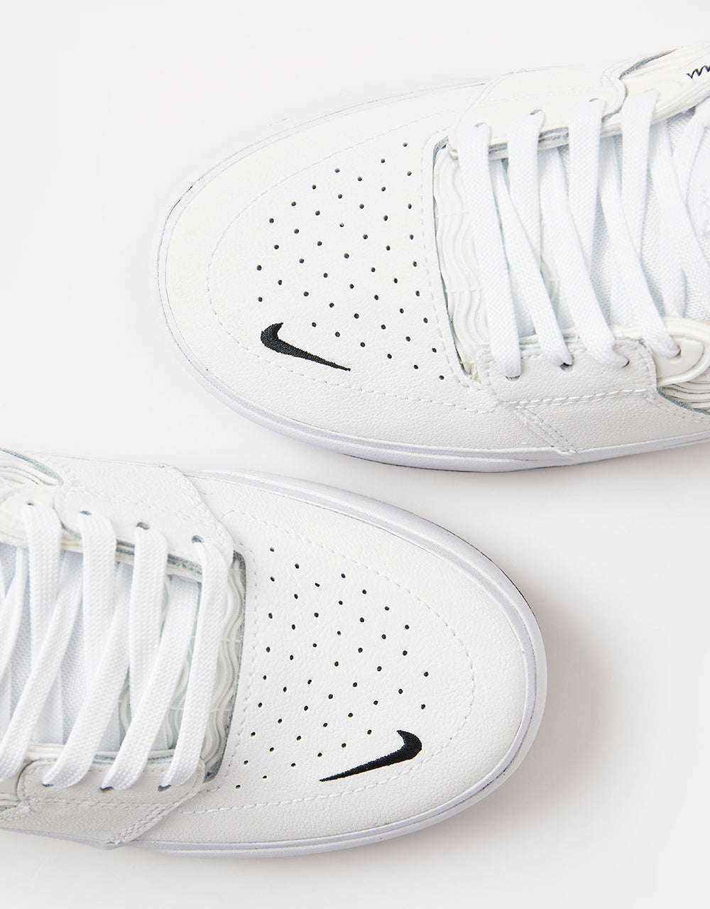 Nike SB Ishod Premium Skate Shoes - White/Black-White-Black
