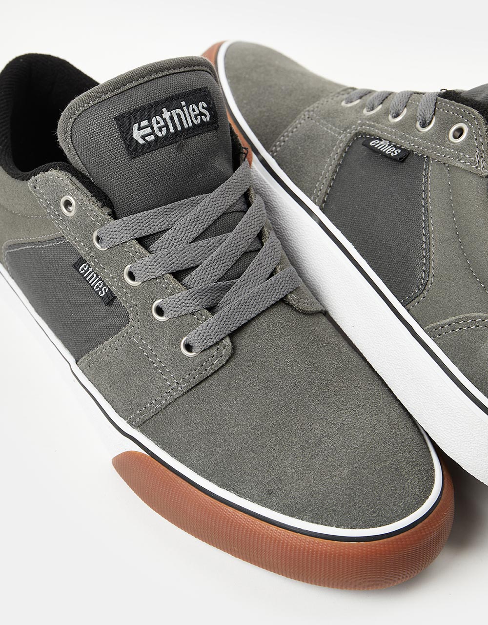 Etnies Barge LS Skate Shoes - Dark Grey/White/Gum