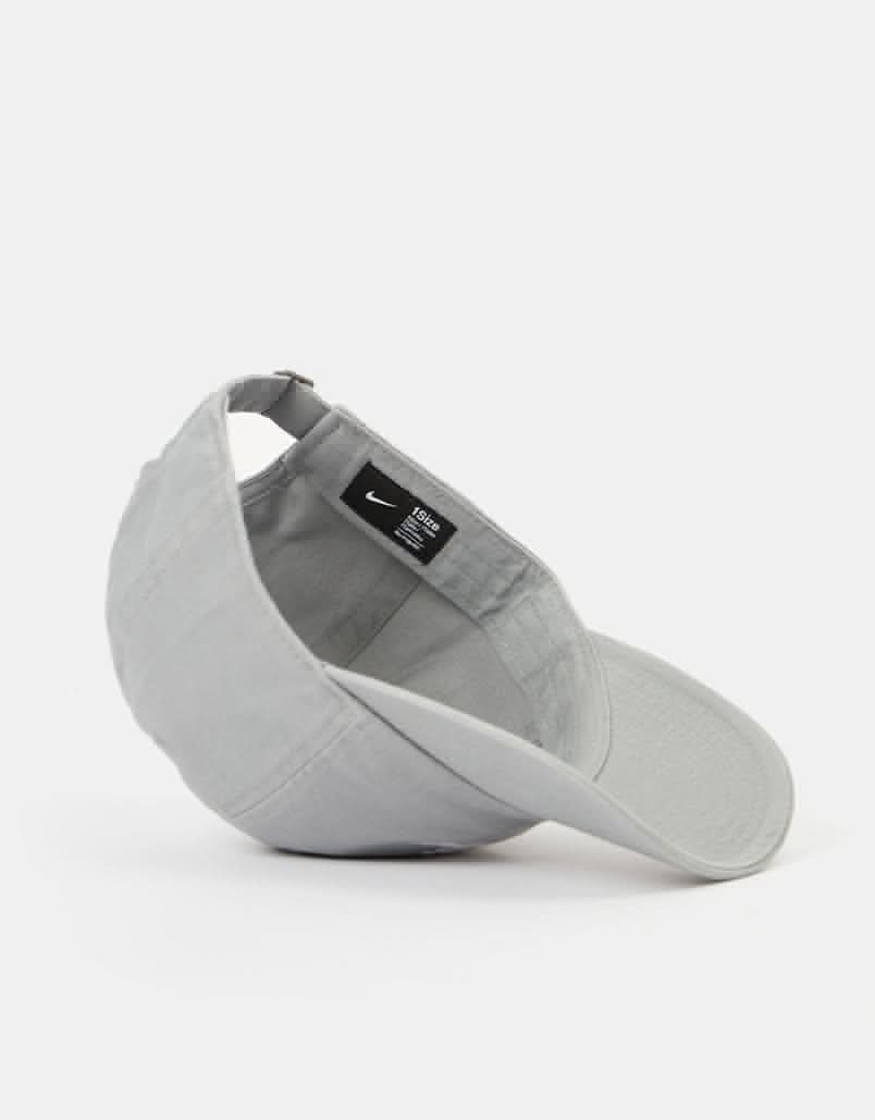 Nike Club Unstructured Futura Wash Cap - Particle Grey/White