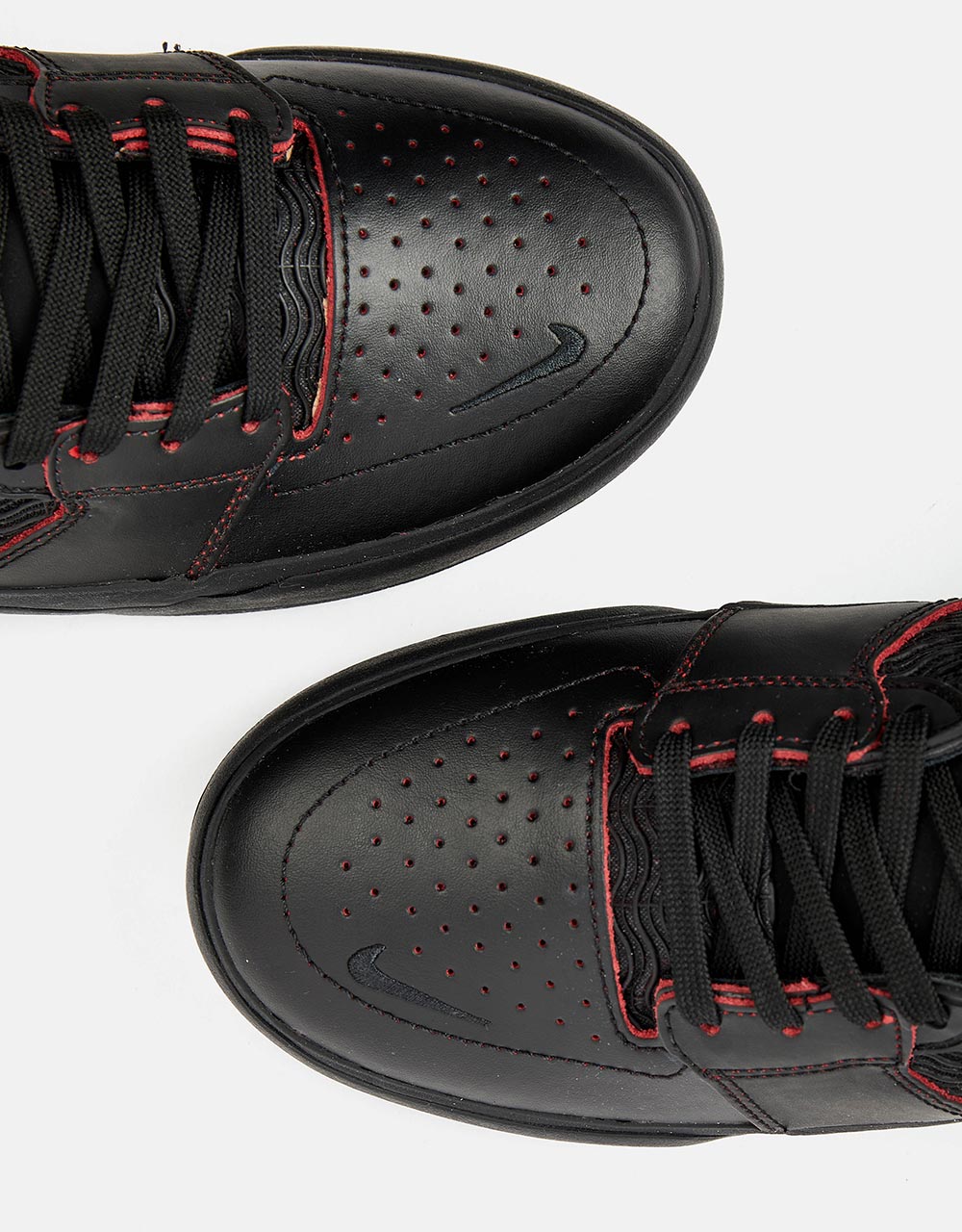 Nike SB Ishod Premium Skate Shoes - Black/University Red-Black-Black